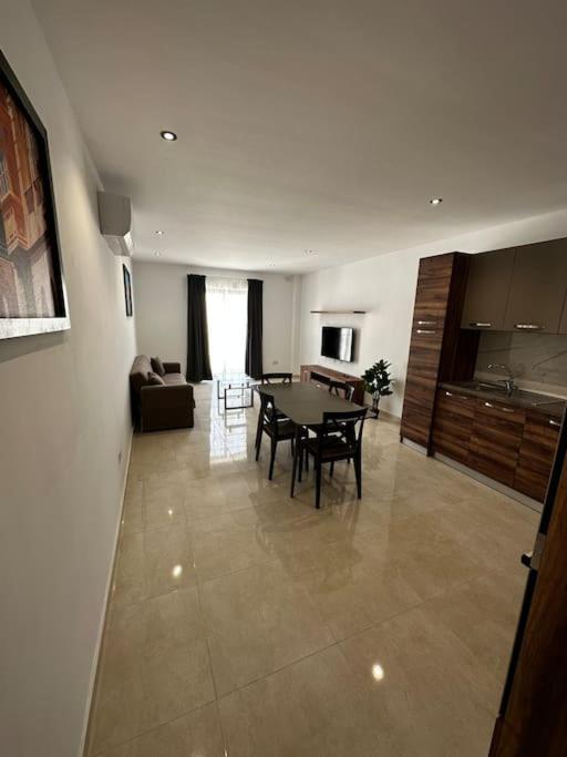 Duplex Penthouse In Gzira Sleeps 6 Apartment Exterior photo